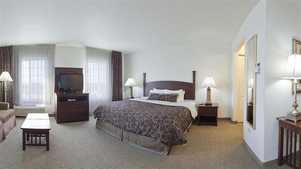 Staybridge Suites Rockford By Ihg Exterior foto