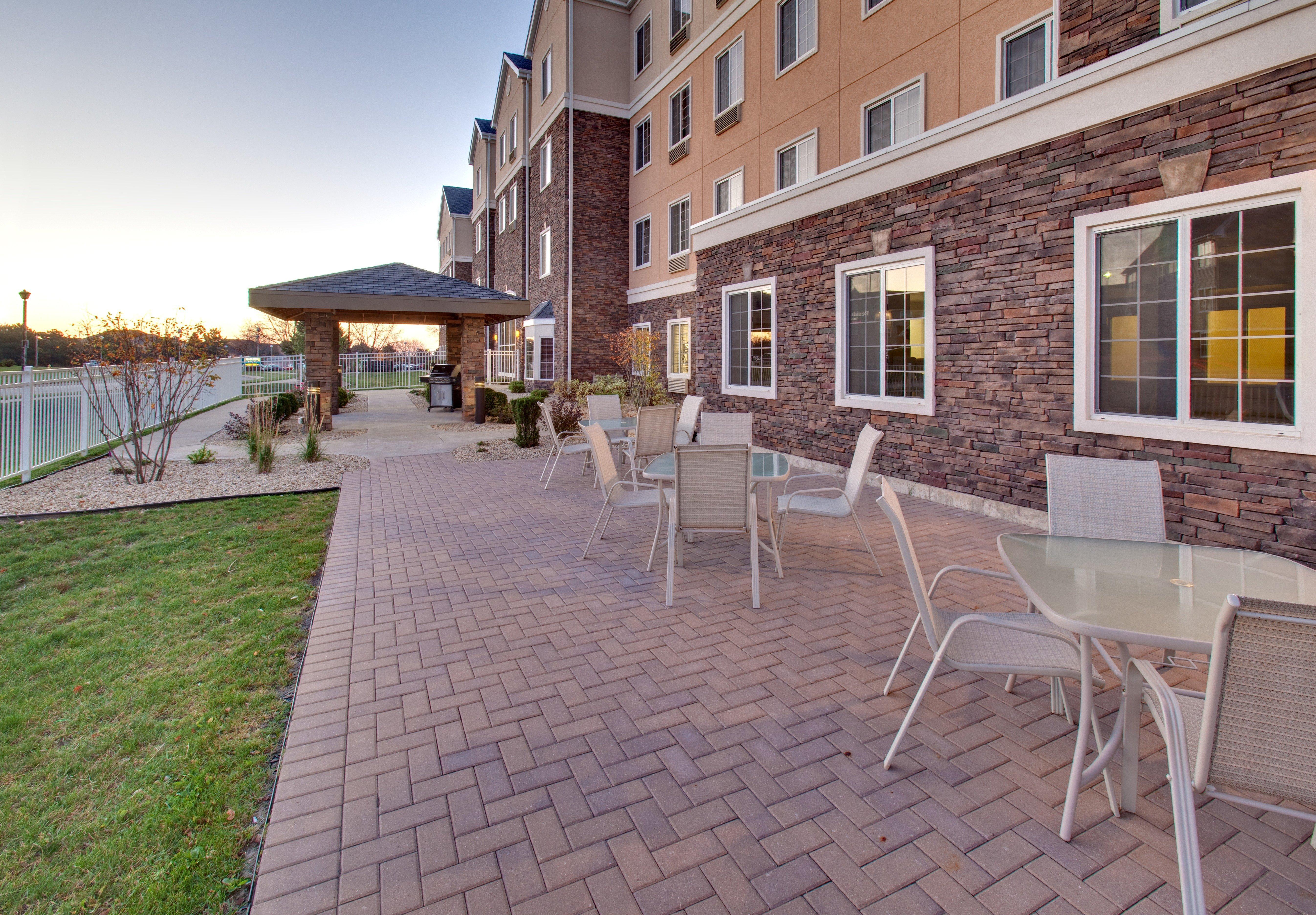 Staybridge Suites Rockford By Ihg Exterior foto