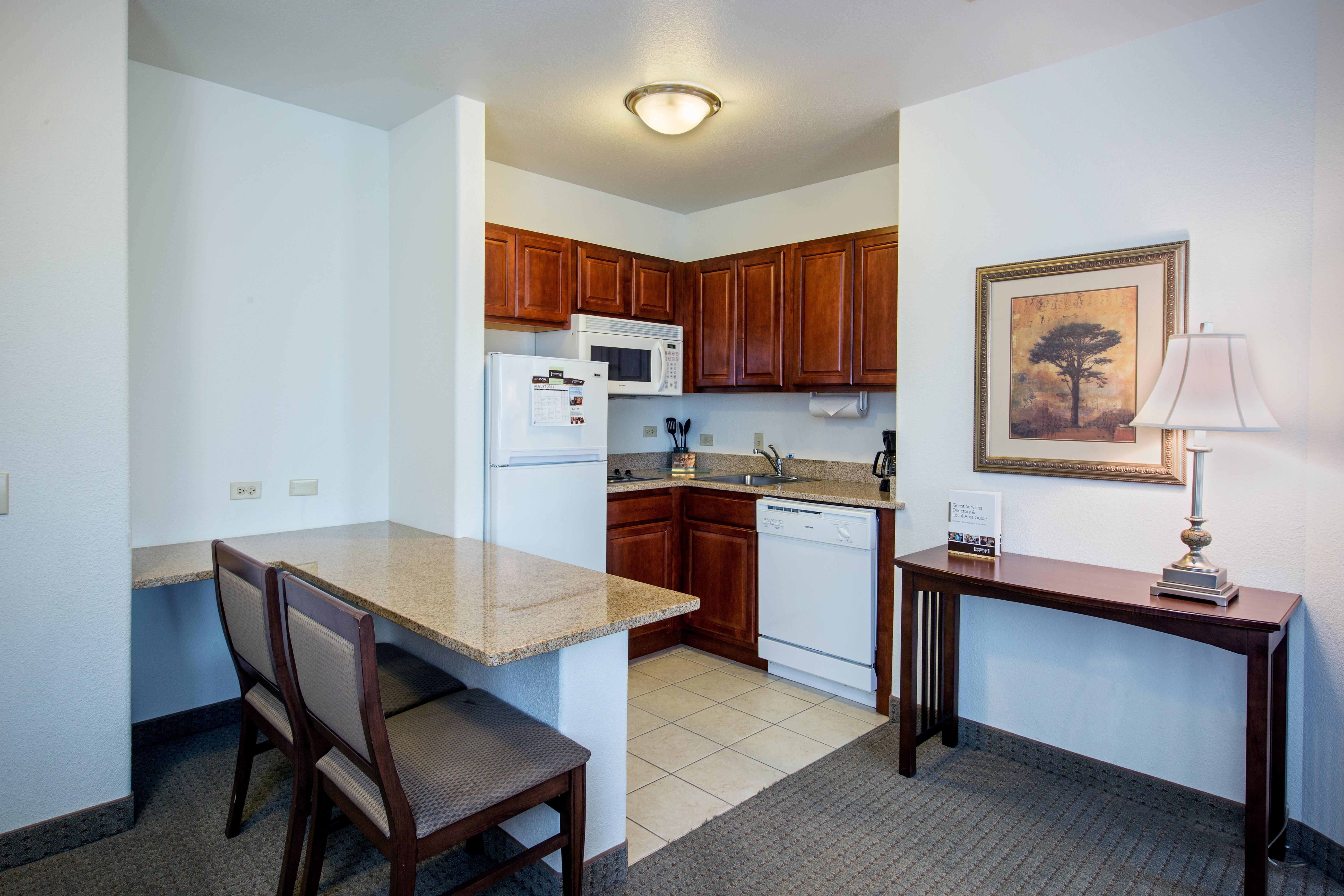Staybridge Suites Rockford By Ihg Exterior foto