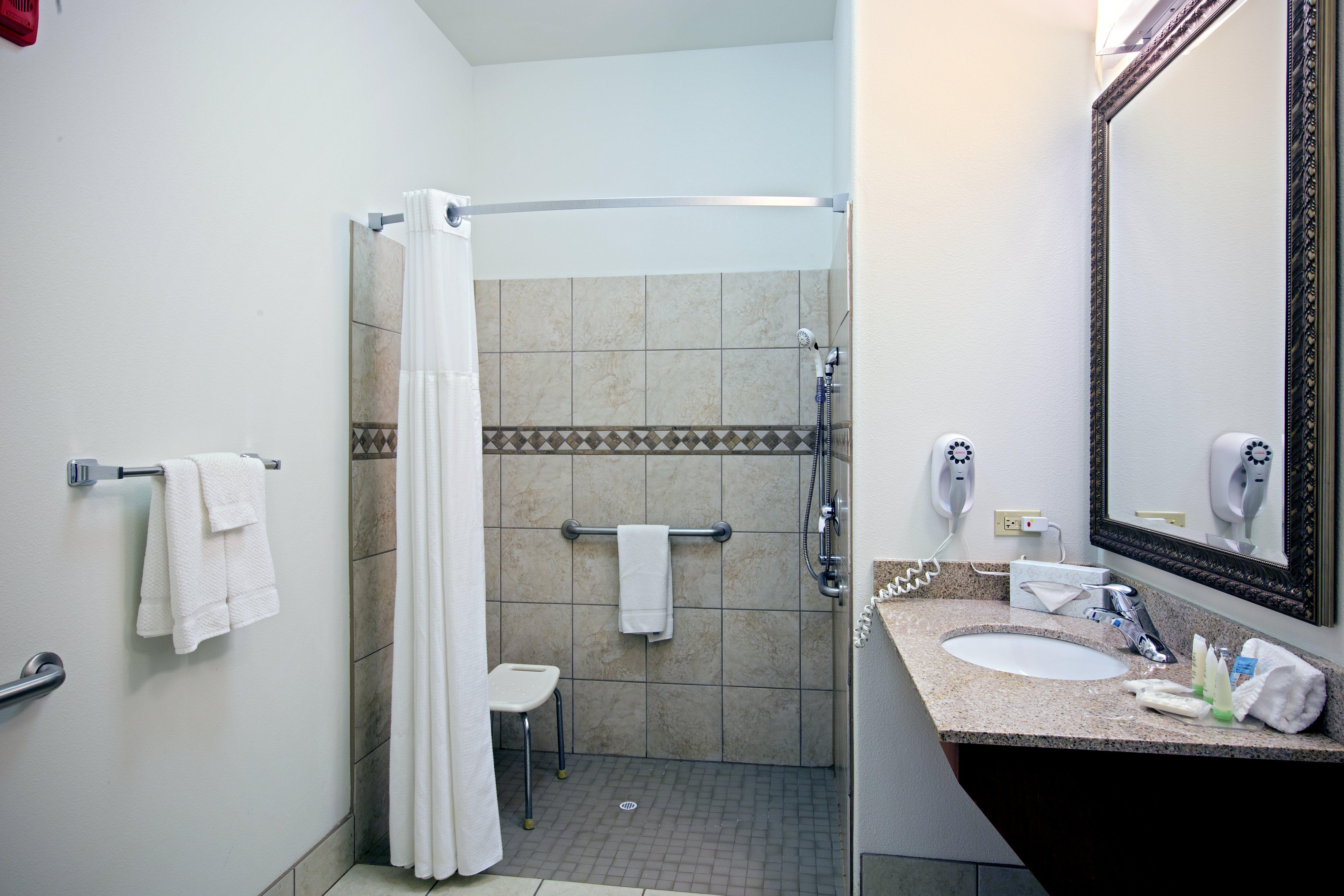Staybridge Suites Rockford By Ihg Exterior foto