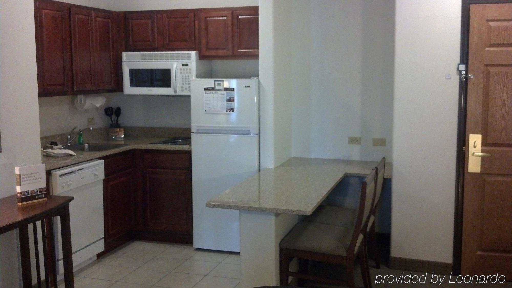 Staybridge Suites Rockford By Ihg Zimmer foto